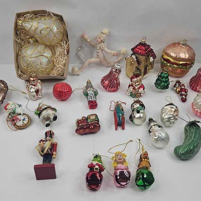 Sale Photo Thumbnail #37: Set Glass & Resin Holiday Ornaments