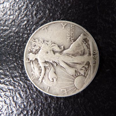 1946 WALKING LIBERTY SILVER HALF DOLLAR