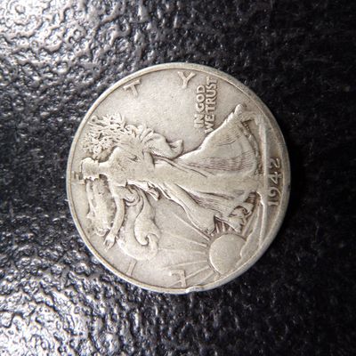 1942 WALKING LIBERTY SILVER HALF DOLLAR