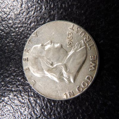 1963 FRANKLIN SILVER HALF DOLLAR