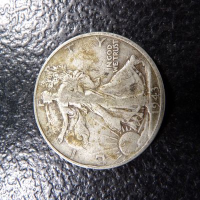 1943 WALKING LIBERTY SILVER HALF DOLLAR