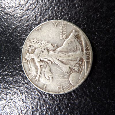 1946 WALKING LIBERTY SILVER HALF DOLLAR