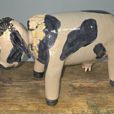 Sale Photo Thumbnail #214: Lin Craven Bobblehead Cow Folk Pottery Figural