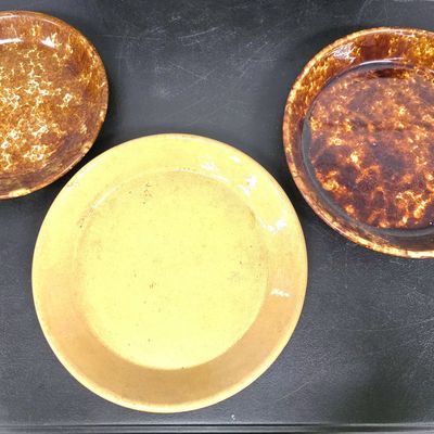 Sale Photo Thumbnail #134: Spongeware & Yellowware Plate Lot of 3