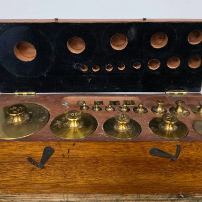 Sale Photo Thumbnail #185: Beck Bros. Gold Scale/Jewlers Weight Set -Complete
