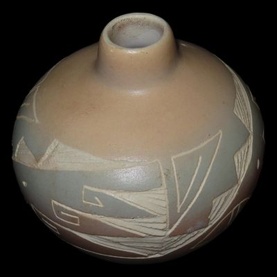 Sale Photo Thumbnail #398: 3" Navajo Hand-Etched Jar / Vase, Signed, Southwestern Pottery