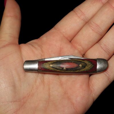 Sale Photo Thumbnail #572: Vintage Dual-Blade Pocket Knife