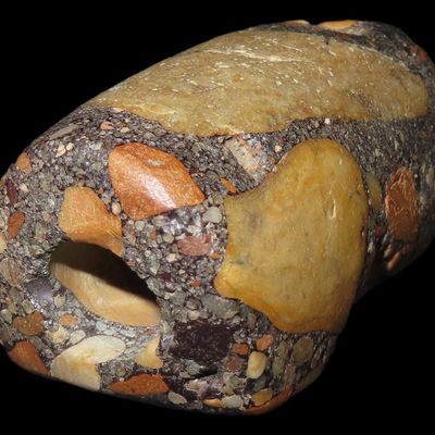 2 9/16" Colorful Tube Bannerstone, Motley COA, Greene Co., Arkansas