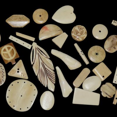 Sale Photo Thumbnail #424: Lot of Early 1900s Tourist Trade Carved Bone Pendants & Beads, Dakotas