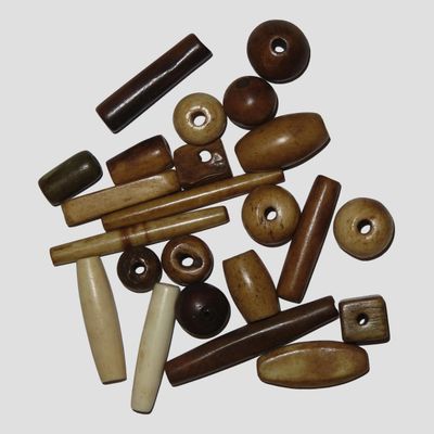 Sale Photo Thumbnail #576: Lot of Drilled Bone Beads, Dakotas