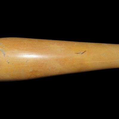 5 5/8" Tube Pipe, Motley COA, Pipestone, Medina Co., Ohio, Ex. Dr. Bunch & Jan Sorgenfro Collections