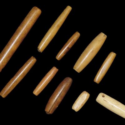 Sale Photo Thumbnail #408: Lot of Drilled Hair Pipe Bone Beads, Dakotas