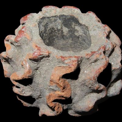 Sale Photo Thumbnail #275: Hohokam / Mimbres / Anasazi Pipe Bowl Fragment, Arizona
