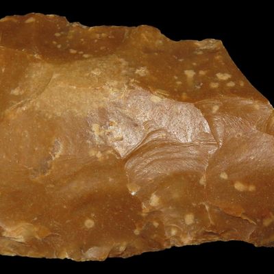 Sale Photo Thumbnail #367: 3 1/4" Acheulean Early Man Blade / Paleolithic Hand Axe, France, Reported 150,000-250,000 Years Old