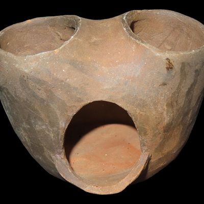 Sale Photo Thumbnail #155: 4 1/4" Picuris Pueblo Wedding Vase / Pot / Bowl, Southwestern Pottery