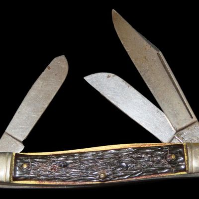 Sale Photo Thumbnail #527: Vintage Camillus Three-Blade Pocket Knife, Main Blade Marked "Property of U.S. Government," New York, Made in USA