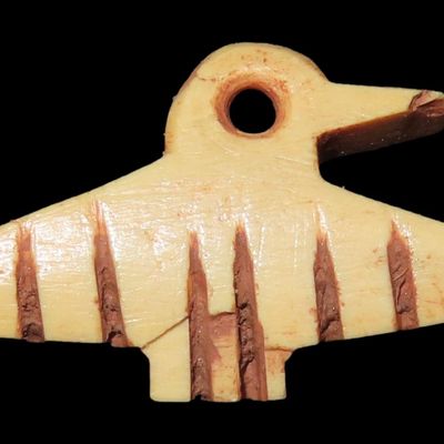 Sale Photo Thumbnail #228: Bird Effigy Pendant, Arizona, Anasazi / Mimbres / Hohokam