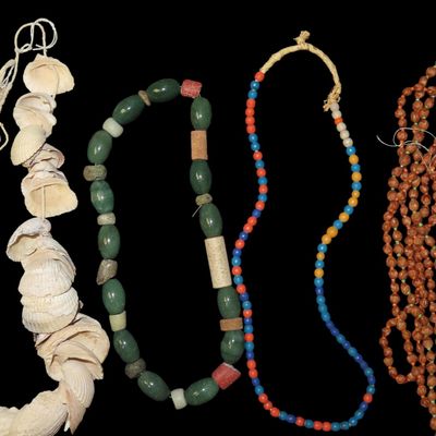 Sale Photo Thumbnail #619: Lot of Vintage Beaded Necklaces, Mexico, Jade, Shell, Glass, Stone, etc.