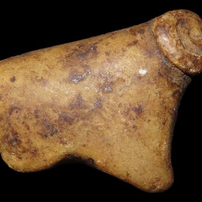 Sale Photo Thumbnail #216: 1 5/8" Pre-Columbian Conopa, Peru
