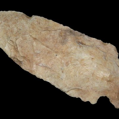 Sale Photo Thumbnail #122: 3" Kirk Corner Notch, St. Charles Co., Missouri, Found by Ronald Knowles