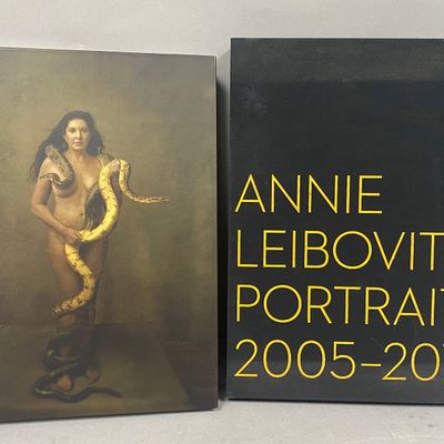 Sale Photo Thumbnail #184: Annie Leibovitz Portraits 2005-2016 Limited Edition (Signed)
