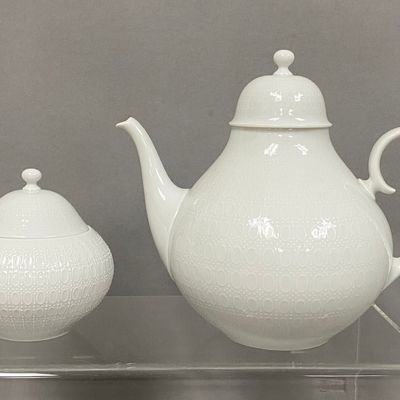 Sale Photo Thumbnail #134: Rosenthal Romanze Porcelain Teapot & Sugar Bowl