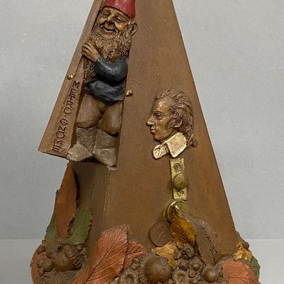 Sale Photo Thumbnail #381: Tom Clark Cairn Studio Resin Figurine