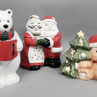 Sale Photo Thumbnail #477: Assorted Christmas Ceramic Cookie Jars