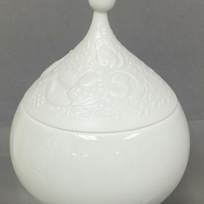 Sale Photo Thumbnail #115: Rosenthal Magic Flute White Porcelain Sugar Bowl