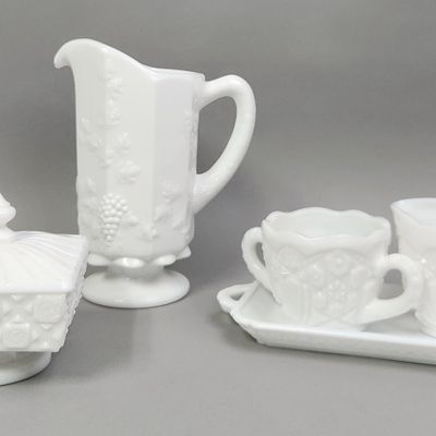 Sale Photo Thumbnail #464: Milk Glass Tableware Inc Westmoreland