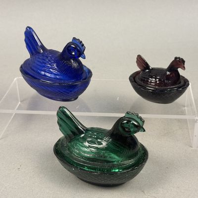 Sale Photo Thumbnail #262: Three Taiwan Glass Nesting Hens