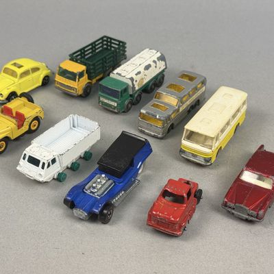 Sale Photo Thumbnail #301: Collection of Matchbox and Hot Wheels Die-Cast Vehicles