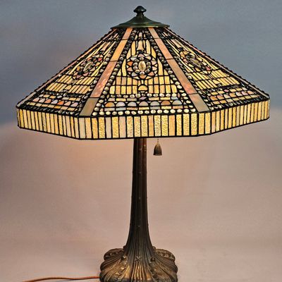 Sale Photo Thumbnail #19: Leaded Stained Glass Table Lamp