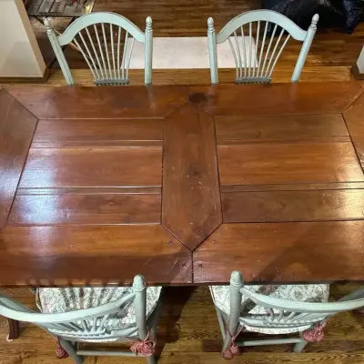 French Country Dining Room Table, 2 Captains Chairs And 4 Chairs 6’ L X 3’ 4” W