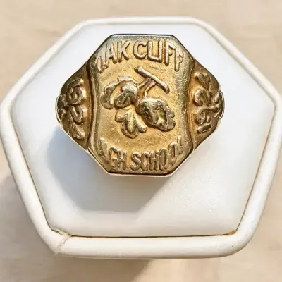 Vintage Black Cliff High School Stamped 10K Gold Signet Class Ring Size 6