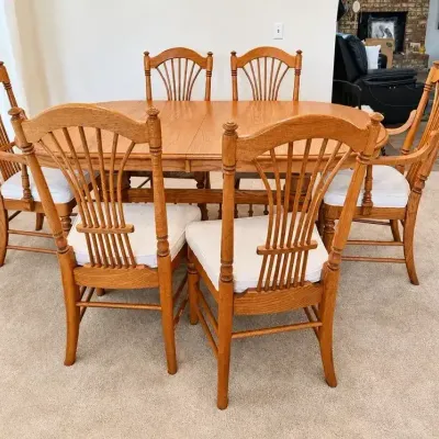  Richardson Brothers Oak Dining Table & 6 Spindle Back Chairs with Cushioned 67”x 30”x 41”