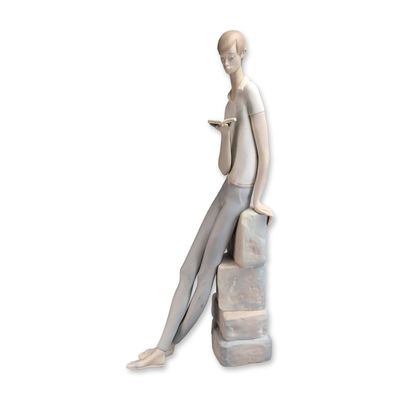 Lladro Matte Porcelain Boy Student Sculpture Model 4517