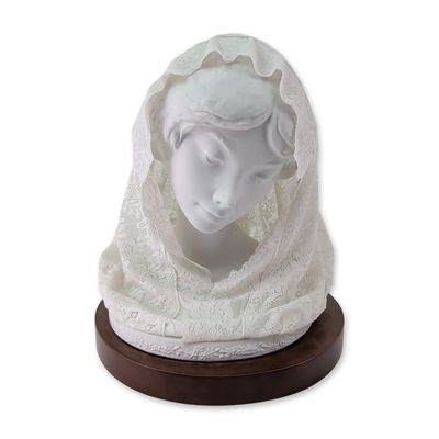 Lladro Small Porcelain Bust with Veil 11539