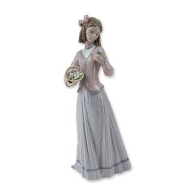 Lladro Porcelain Figurine, Innocence in Bloom 01007644