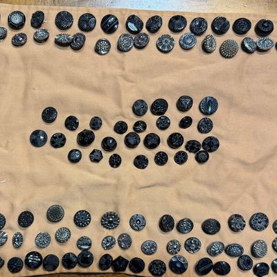 Sale Photo Thumbnail #410: 2 LARGE SELECTIONS OF DIVISION ONE BLACK GLASS BUTTONS