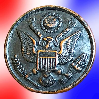Sale Photo Thumbnail #176: A DIVISION ONE WW1 LOCKET BUTTON