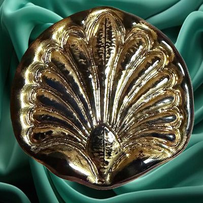 Sale Photo Thumbnail #136: A DIVISION THREE ENGLISH BIMINI GLASS BUTTON