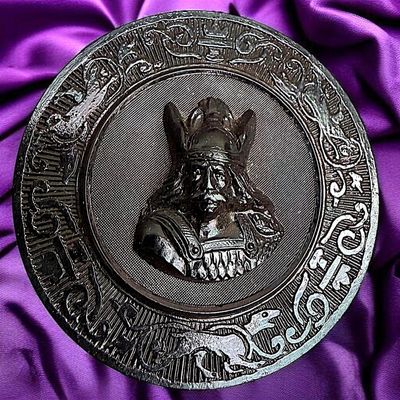 Sale Photo Thumbnail #312: A DIVISION ONE PICTORIAL HORN BUTTON