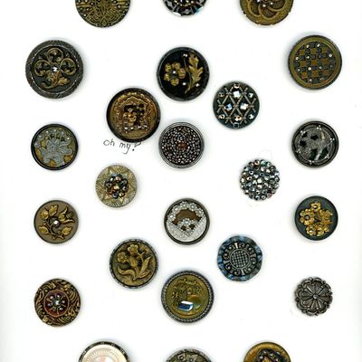 Sale Photo Thumbnail #265: A CARD OF DIVISION ONE STEEL CUP BUTTONS