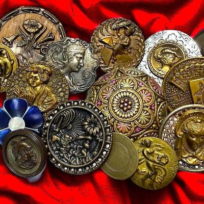 Sale Photo Thumbnail #360: A BAG LOT OF DIVISION ONE METAL PICTURE BUTTONS