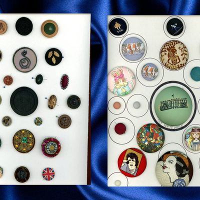 2 CARDS OF DIVISION ONE & THREE FABRIC BUTTONS