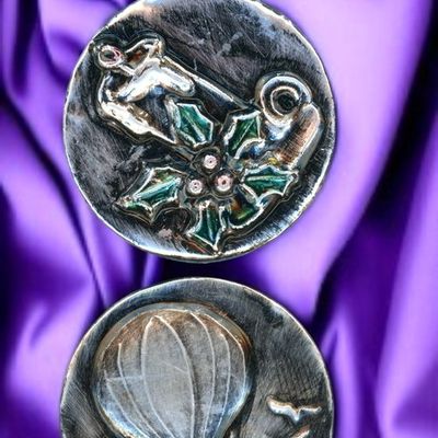 Sale Photo Thumbnail #393: A SMALL CARD OF DIVISION THREE STUDIO ARTIST BUTTONS