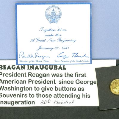Sale Photo Thumbnail #174: A DIVISION THREE PRESIDENTIAL PRESENTATION BUTTON