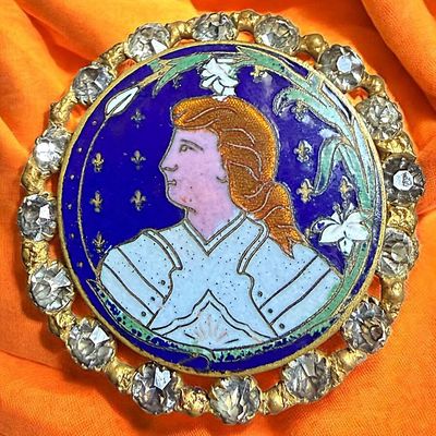 Sale Photo Thumbnail #104: A DIVISION ONE CHAMPLEVE ENAMEL & PASTE BUTTON