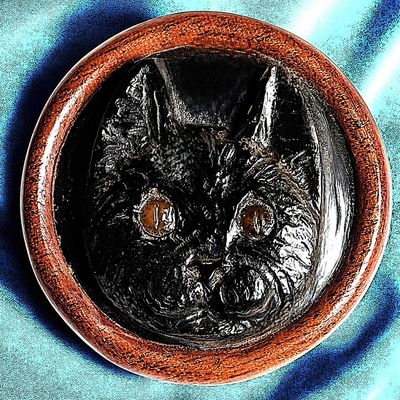 Sale Photo Thumbnail #133: A SCARCE DIVISION THREE STUDIO ARTIST BUTTON